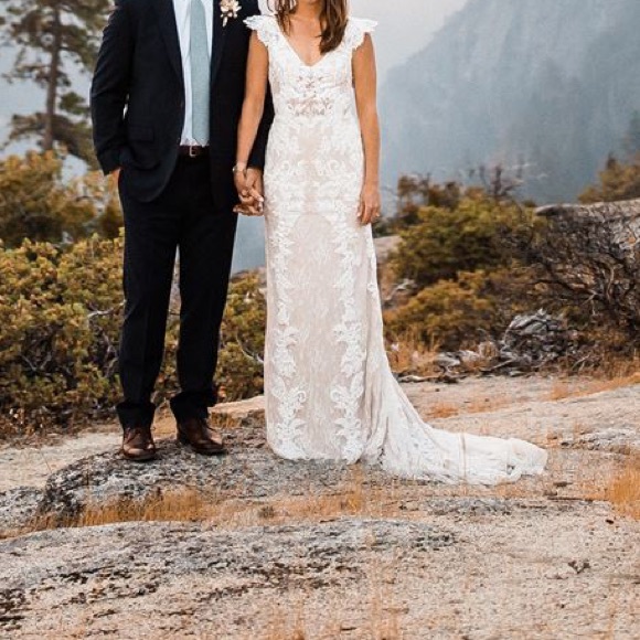 BHLDN Milano Gown size 4 - Picture 3 of 6